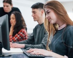 «Учи.ру» запускает IT-хакатон для школьников