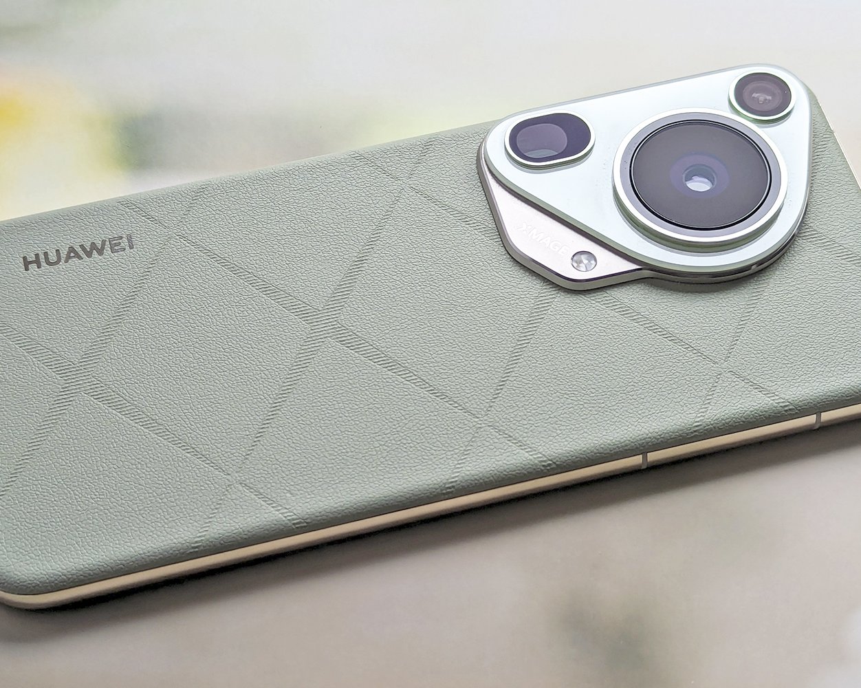 Обзор Huawei Pura 70 Ultra — смартфона с лучшей камерой